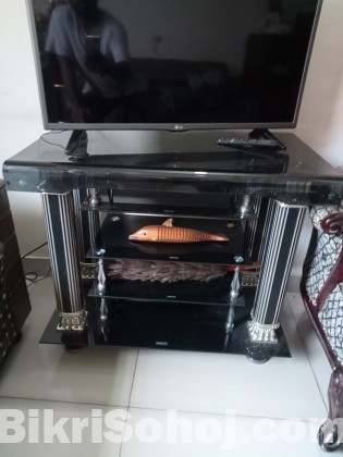 TV STAND. FULLY GLASS